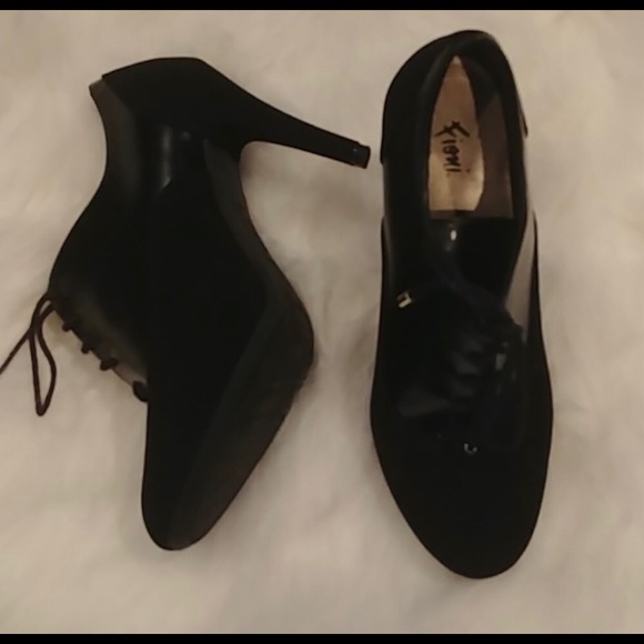 Fioni Tied Booties - Picture 3 of 8